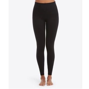 SPANX Look At Me Now Seamless Leggings Size Small